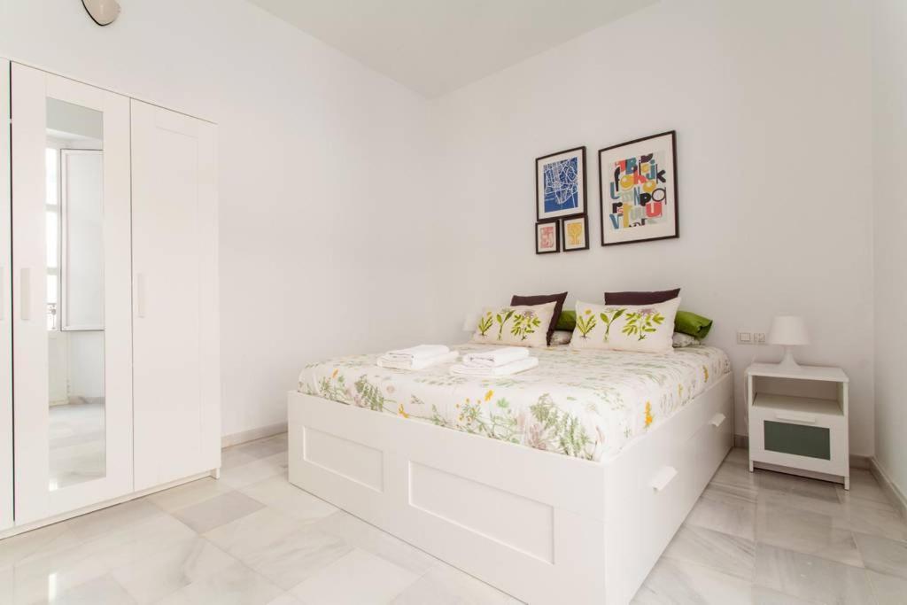Hostly Rivero 2B Center-Fibre-Communal Terrace-Parking Optional-Cless Sevilla Buitenkant foto